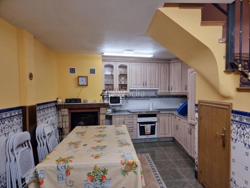 Foto d284ed9c-35a1-4930-a4d1-e13f5e010a63. Casa adossada a Forcarei