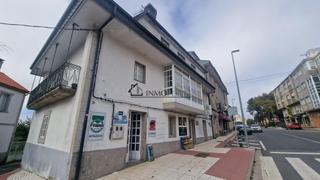 Maison à Forcarei. Se vende casa con un bajo comercial, 2 pisos con división horizo