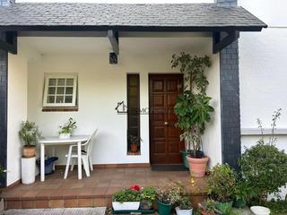 Casa aparellada a Moaña. Descubre esta impresionante casa de lujo, ubicada a pocos metros