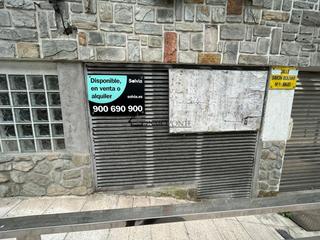 Local commercial  Simon bolivar. Fantástico bajo comercial en la calle simón bolívar, en la vibra
