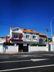 Maison à Dorrón. Chalet en sanxenxo, a solo 5 minutos del centro y a 25 minutos d