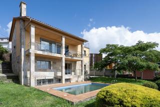 Casa a Poio. Espectacular chalet independiente en poio  campelo! descubre tu