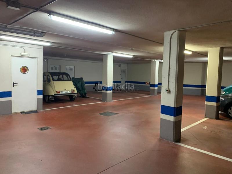 Foto eb638a5d-bef8-413a-82cd-739981a2fb5e. Aparcament cotxe a Poio