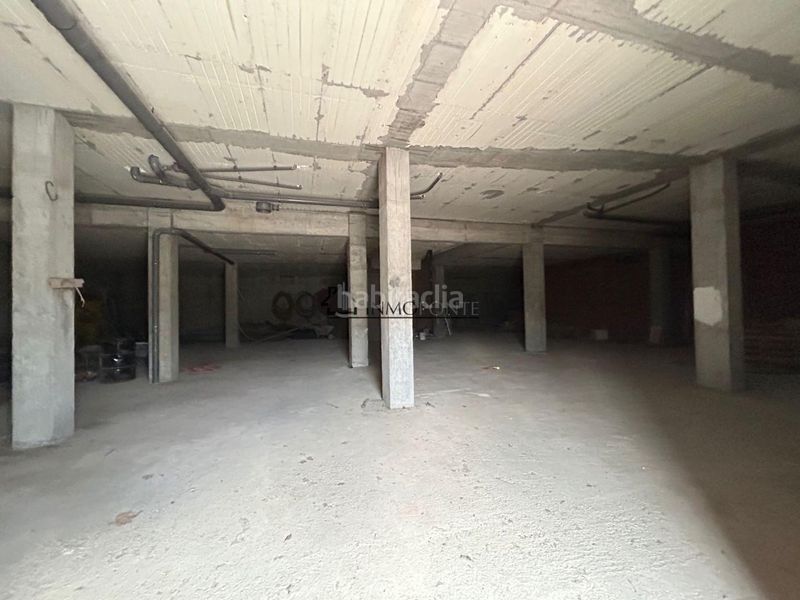 Foto d460117f-e748-49d0-a593-061e49a7267c. Alquiler local comercial quieres alquilar un local comercial en avda de montero ríos en estribela, ? excelente oportunidad de adquirir en propie en Pontevedra