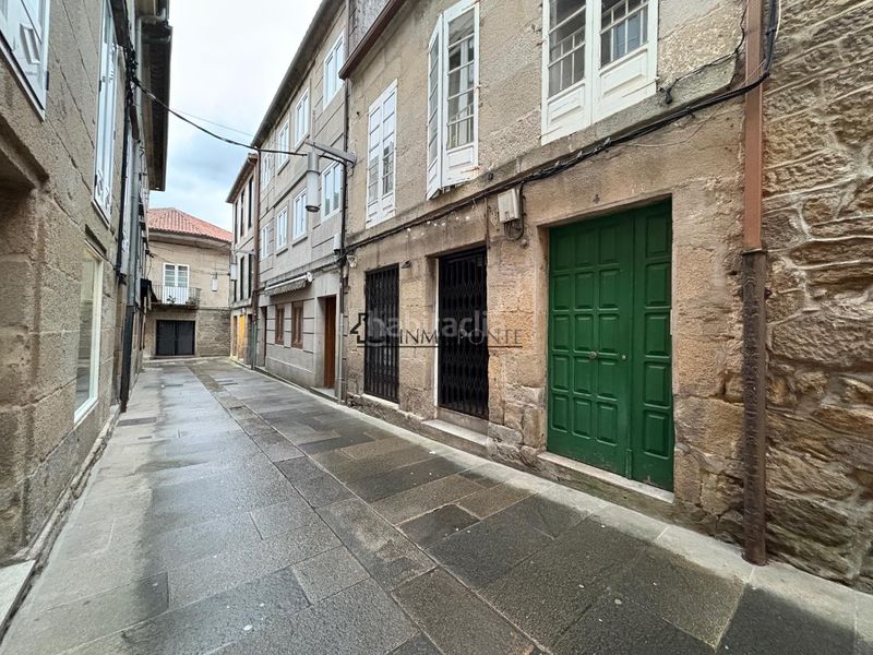Foto 1d48313e-5688-47f6-b075-d5dd8da2e8db. Alquiler local comercial alquiler de local en zona estratégica próximo a plaza del teucro y camino de santiago se alquila local comercial en una ubicación en Pontevedra
