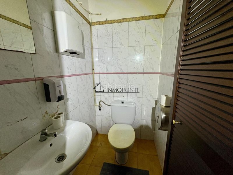 Foto af9ea2e1-39df-46b2-ab1f-87e33abab843. Alquiler local comercial alquiler de local en zona estratégica próximo a plaza del teucro y camino de santiago se alquila local comercial en una ubicación en Pontevedra