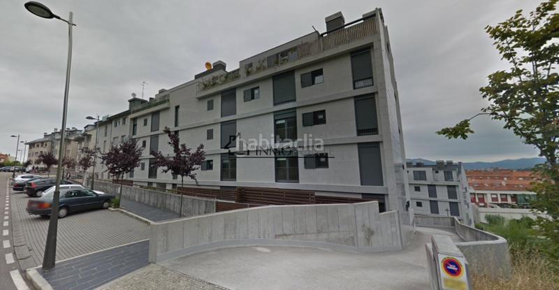 Foto eab6a686-b82f-48eb-9f86-39166d976598. Aparcament cotxe a Baiona