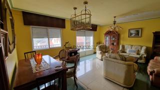 Appartement à Cerdedo. Se vende piso de 4 habitaciones en cerdedo. la vivienda se distr