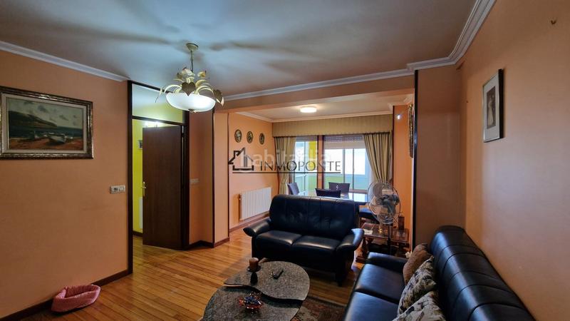 Foto ad50be06-df79-4ec5-a4ec-9b12a96cb0a0. Piso se vende piso amplio y luminoso buscas espacio, comodidad y una ubicación inmejorable? este piso lo tiene todo en Caldas de Reis