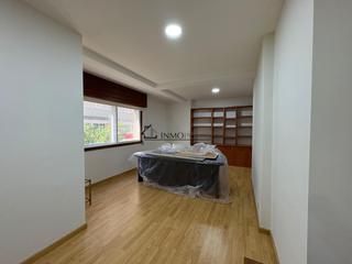 Location Bureau à Zona de Plaza de Barcelos. Inmoponte alquila oficina muy céntrica en la calle peregrina. la