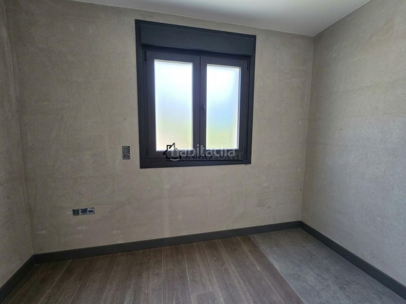 Foto 25ce6268-6d4b-4f52-aedc-18c125e61e36. Casa aparellada amb calefacció aparcament a Vilaboa
