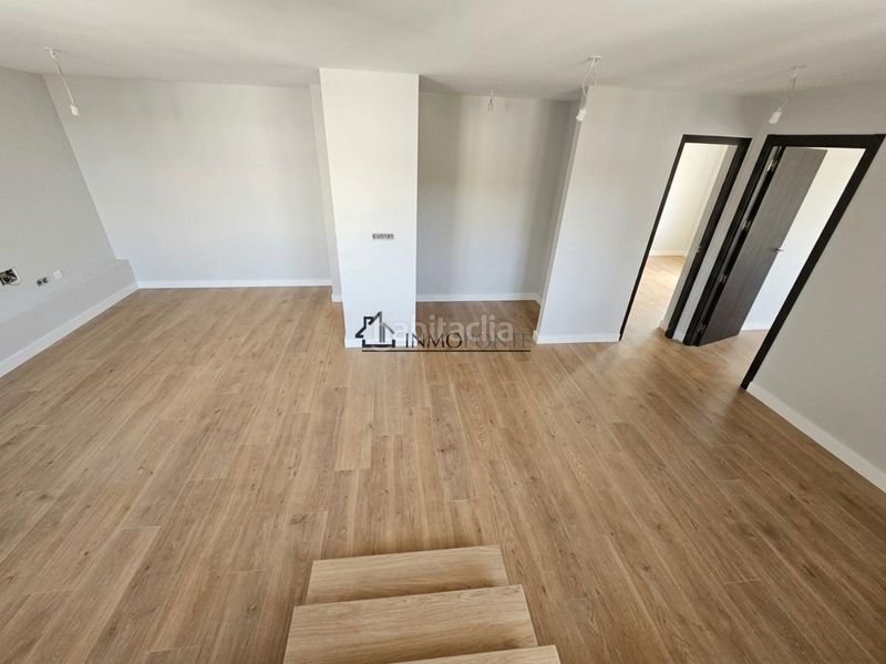 Foto e1b8297c-4ecb-4988-a474-6965ac5ae4b0. Casa aparellada amb calefacció aparcament a Vilaboa