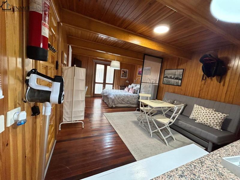 Foto e98ad520-279b-4189-b101-76c7d7a33bea. Casa se vende casa con fines turísticos en la zona de seixo, marín inmueble ideal como inversión para explotación turística o como segu en Bueu