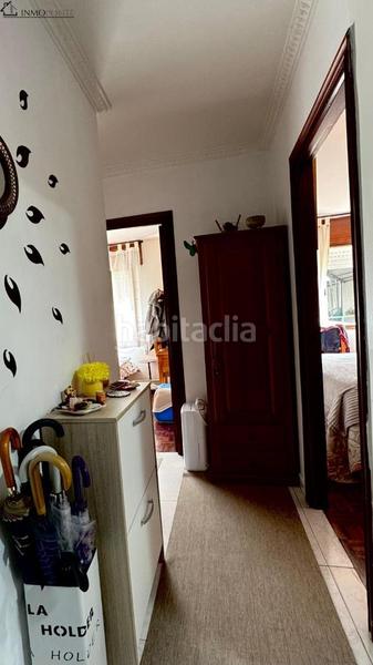 Foto bcf697da-e253-402d-aa46-4d24ad83238e. Piso te presentamos este piso en una de las zonas más prácticas y agradables , a escasos metros del puerto deportivo, ideal par en Moaña