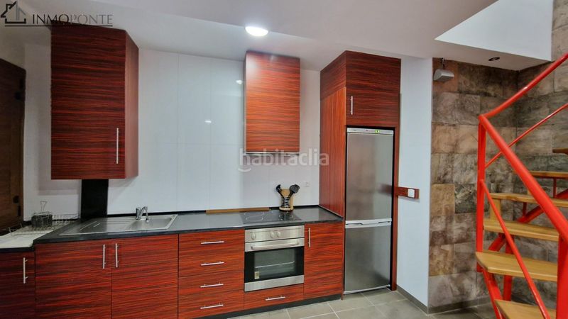 Foto 283239c6-352d-4123-8577-d49565cd578a. Casa adossada a Centro - Echegaray Pontevedra