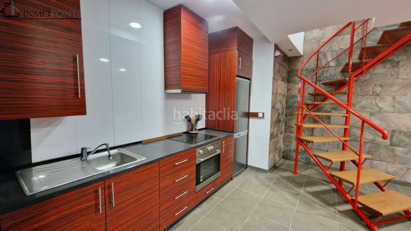 Foto 4ad96e13-3125-4822-aa88-d25e9a896415. Casa adossada a Centro - Echegaray Pontevedra