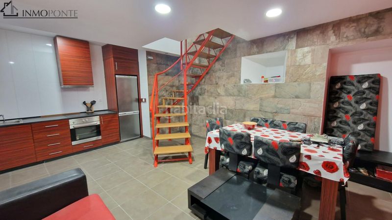Foto 67933e3c-f933-4e75-9e7f-8b23405bf910. Casa adossada a Centro - Echegaray Pontevedra