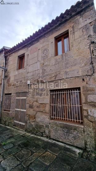 Foto f5ac73f2-ef3b-4c95-be55-e24af79b4250. Casa adossada a Centro - Echegaray Pontevedra