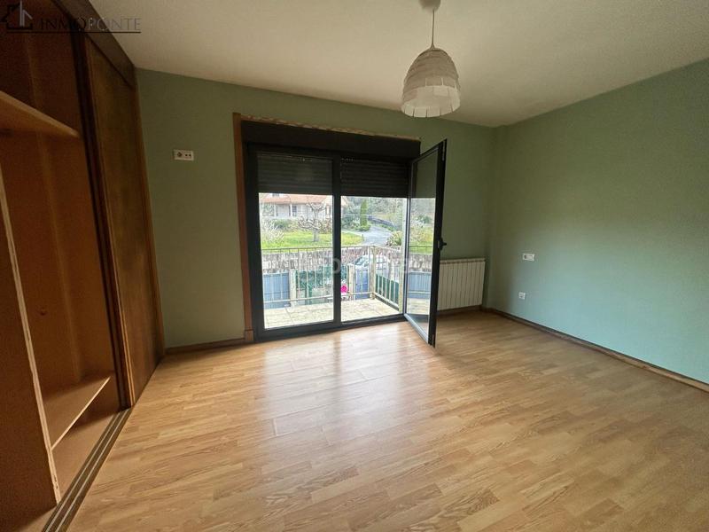 Foto 49476686-5c5b-487b-a98a-b23620dec30b. Casa pareada en venta chalet pareado en bugarín, fantástico chalet pareado situado en una tranquila zona residencial de bugarín, a en Ponteareas