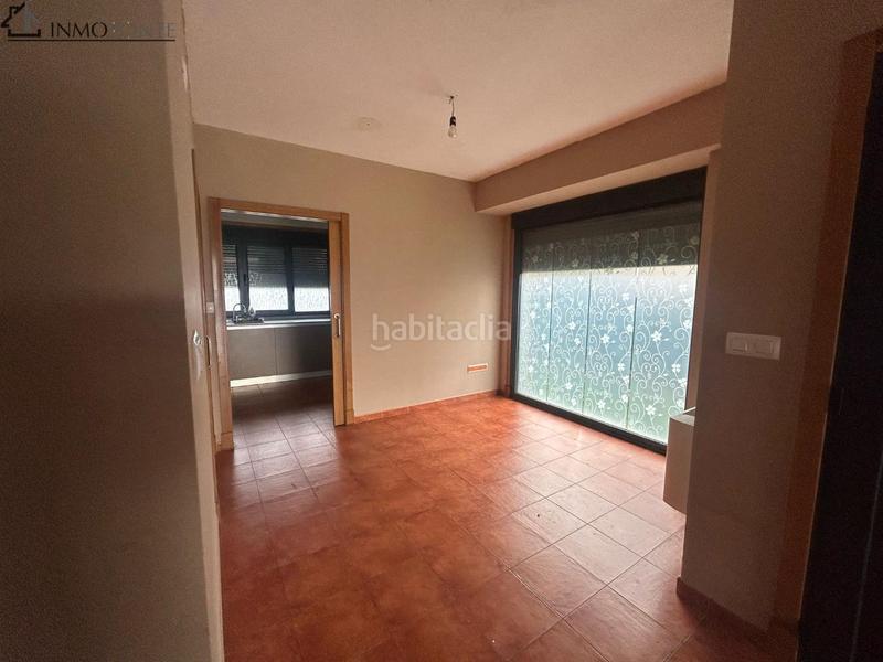 Foto c638b6a8-44c6-4fbb-9c6b-4c78e6e36fc1. Casa pareada en venta chalet pareado en bugarín, fantástico chalet pareado situado en una tranquila zona residencial de bugarín, a en Ponteareas
