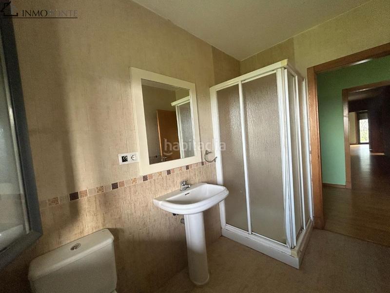 Foto c706d3b8-1311-46cd-8ebc-a93e11307047. Casa pareada en venta chalet pareado en bugarín, fantástico chalet pareado situado en una tranquila zona residencial de bugarín, a en Ponteareas