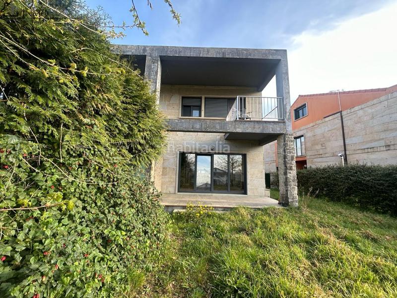 Foto c8473f36-34a3-46e9-9cdb-8a60c35bde56. Casa pareada en venta chalet pareado en bugarín, fantástico chalet pareado situado en una tranquila zona residencial de bugarín, a en Ponteareas