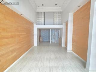 Location Local commercial à Zona de Plaza de Barcelos. Se alquila local comercial en calle sagasta, pontevedra. excelen