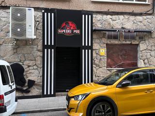 Local commercial à Soutomaior. Se alquila o vende local acondicionado en arcade  local sapiens