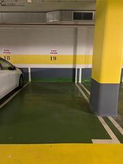 Location Parking voiture à Zona Fernández Labreda. Se alquilan amplias plazas de garaje en veiga da eira.   para má