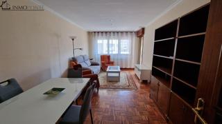 Lloguer Pis  Vigo. Se alquila amplio piso de 4 habitaciones con plaza de garaje inc
