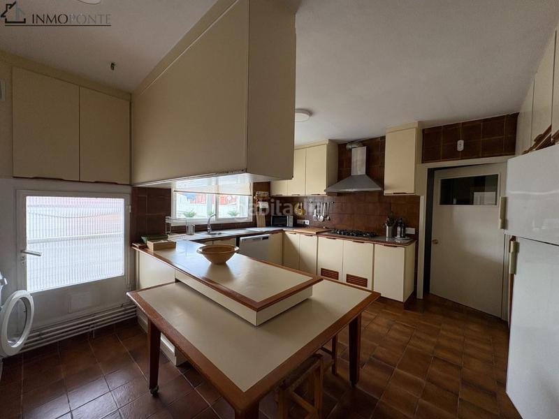 Foto df9eb297-586a-47b4-9d79-91bc9a361f21. Rent flat in Zona de Plaza de Barcelos Pontevedra