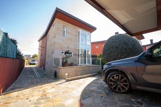 Casa en San Salvador - Caeira. Chalet independiente con jard�n, zona de eventos y gimnasio priv