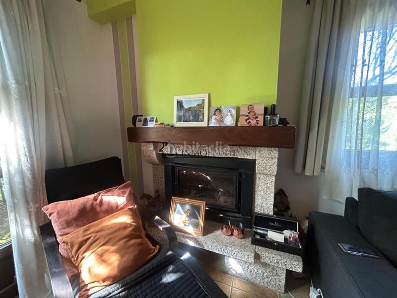 Foto 1eb7466f-0347-4b1d-b59a-5a84956e5ad7. Casa chalet de piedra con viñedo, árboles frutales y vistas al mar sanxenxo en la exclusiva zona de casal, a tan solo tres minutos en en Meaño