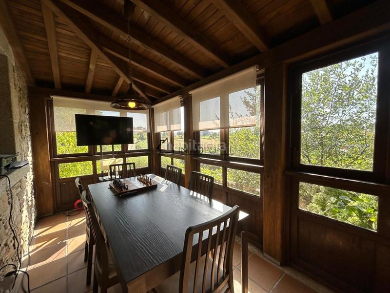 Foto 1fb0784b-83be-4d84-b435-297ad53c2293. Casa chalet de piedra con viñedo, árboles frutales y vistas al mar sanxenxo en la exclusiva zona de casal, a tan solo tres minutos en en Meaño