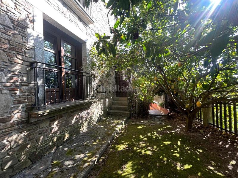 Foto 3f2ef753-907a-48f7-8d12-7f3c4f5de5ea. Casa chalet de piedra con viñedo, árboles frutales y vistas al mar sanxenxo en la exclusiva zona de casal, a tan solo tres minutos en en Meaño