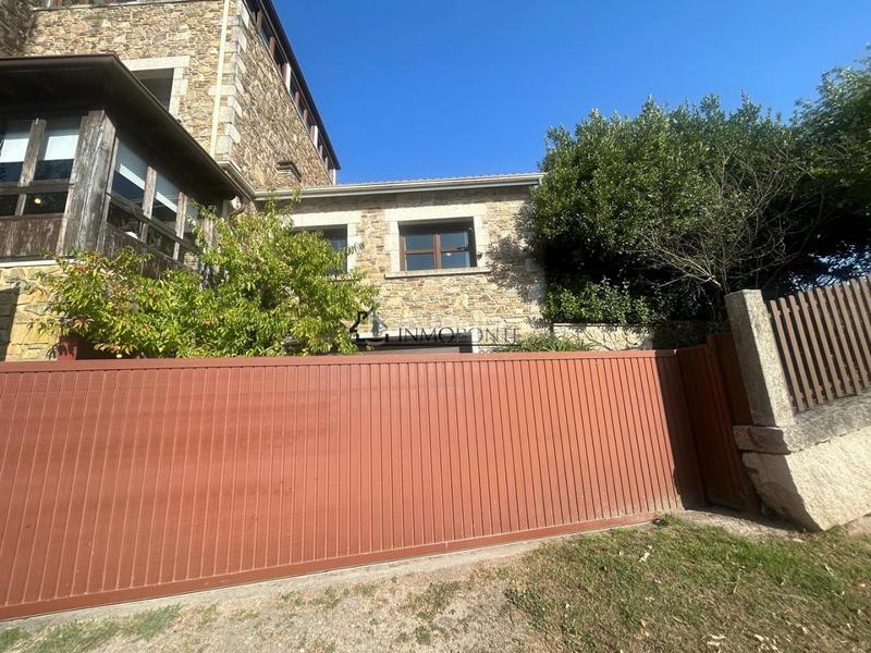 Foto 58aaa014-9bea-420f-aafc-7249f6adb73b. Casa chalet de piedra con viñedo, árboles frutales y vistas al mar sanxenxo en la exclusiva zona de casal, a tan solo tres minutos en en Meaño