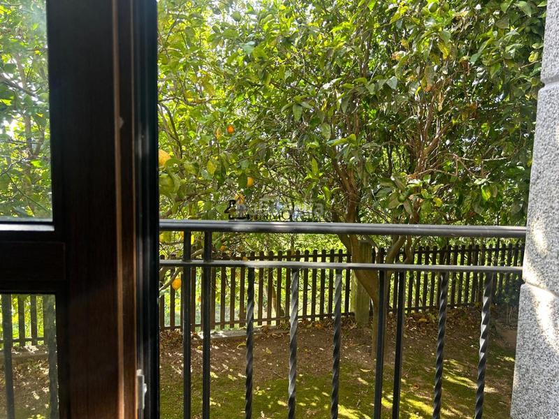 Foto 9ea39334-28f3-4254-8d2c-81b2a56bb89b. Casa chalet de piedra con viñedo, árboles frutales y vistas al mar sanxenxo en la exclusiva zona de casal, a tan solo tres minutos en en Meaño