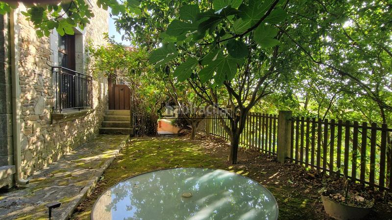 Foto c0e88775-550e-47e7-a760-7d9c50149012. Casa chalet de piedra con viñedo, árboles frutales y vistas al mar sanxenxo en la exclusiva zona de casal, a tan solo tres minutos en en Meaño