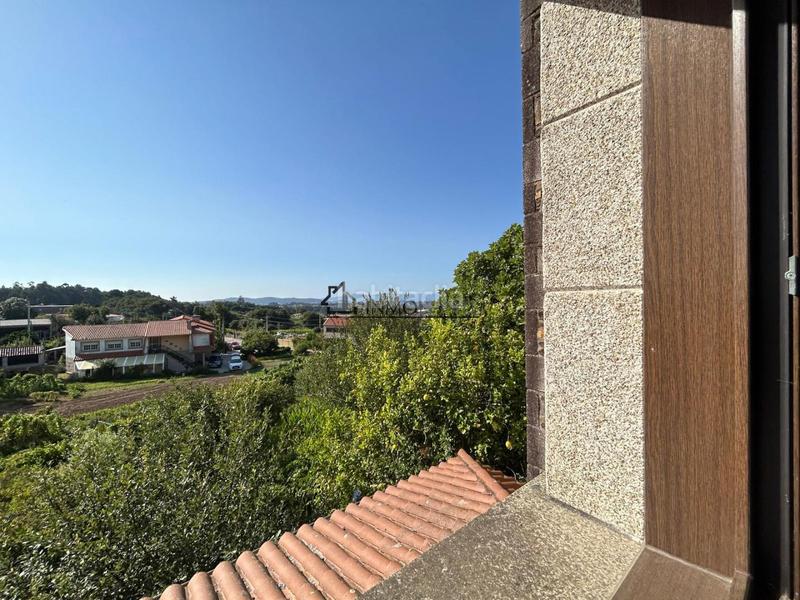 Foto efd6d277-7720-4312-a58b-3017982dd246. Casa chalet de piedra con viñedo, árboles frutales y vistas al mar sanxenxo en la exclusiva zona de casal, a tan solo tres minutos en en Meaño