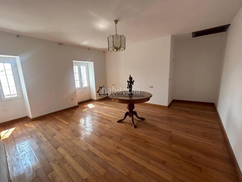 Foto 2f6a677b-382e-4095-b899-f039b7204d9b. Casa se vende casa en rabadeiras , con una finca de 500 m y un precioso hórreo de piedra situado justo enfrente de la vivienda, en Forcarei