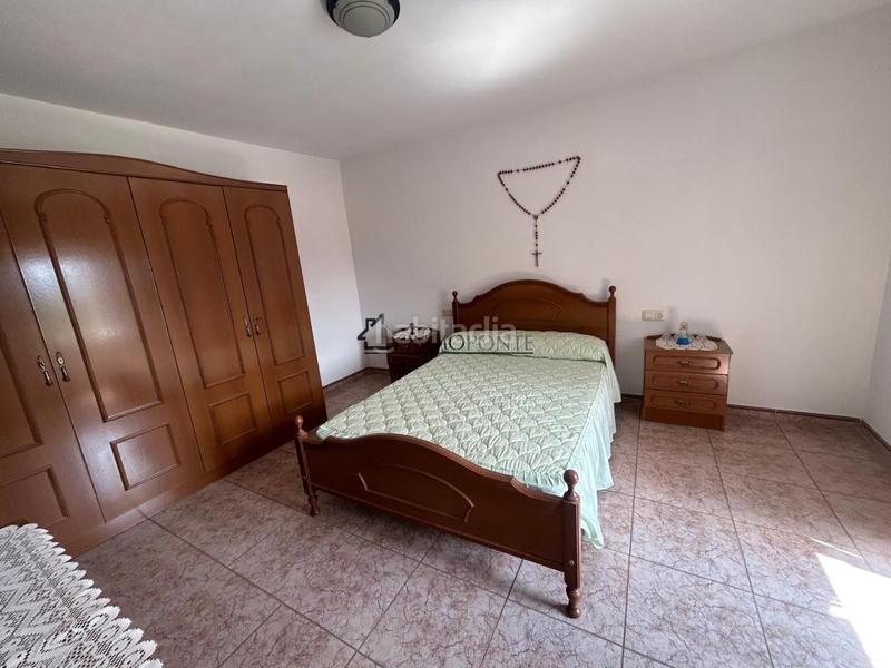Foto 39d79678-207f-43c5-889f-3a3a79e1053a. Casa se vende casa en rabadeiras , con una finca de 500 m y un precioso hórreo de piedra situado justo enfrente de la vivienda, en Forcarei