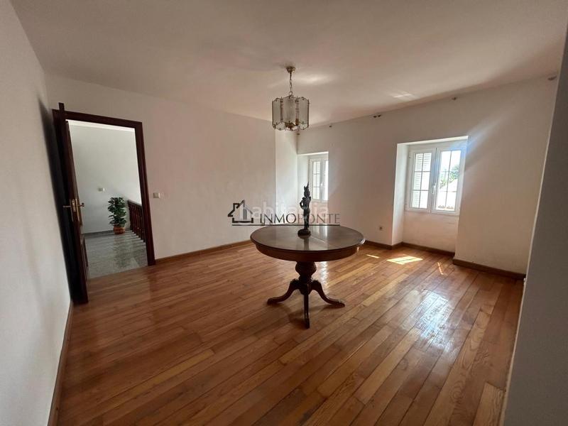 Foto 4585bc69-334c-432d-8c5e-84efcf2027d5. Casa se vende casa en rabadeiras , con una finca de 500 m y un precioso hórreo de piedra situado justo enfrente de la vivienda, en Forcarei