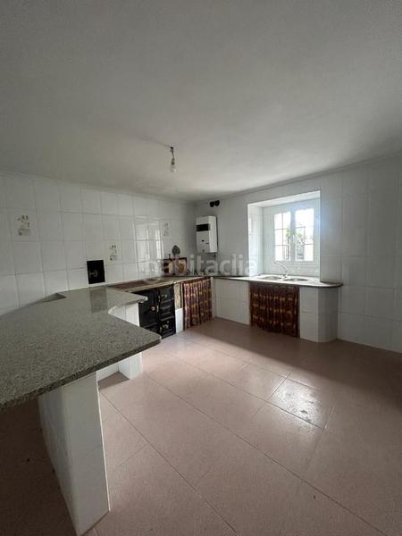 Foto 84d67ab3-527e-46e8-89b3-288b9c8c3a76. Casa se vende casa en rabadeiras , con una finca de 500 m y un precioso hórreo de piedra situado justo enfrente de la vivienda, en Forcarei