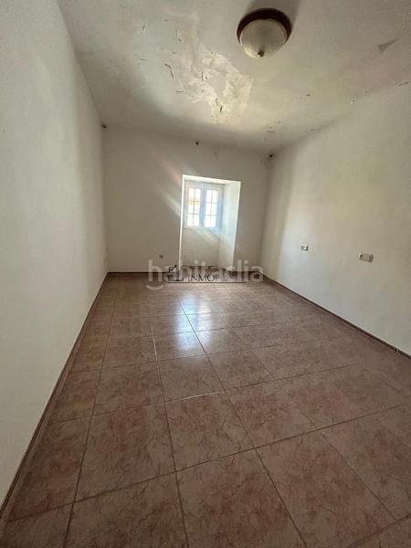Foto 93b05797-9482-4d61-abcb-5f2a3bab0468. Casa se vende casa en rabadeiras , con una finca de 500 m y un precioso hórreo de piedra situado justo enfrente de la vivienda, en Forcarei