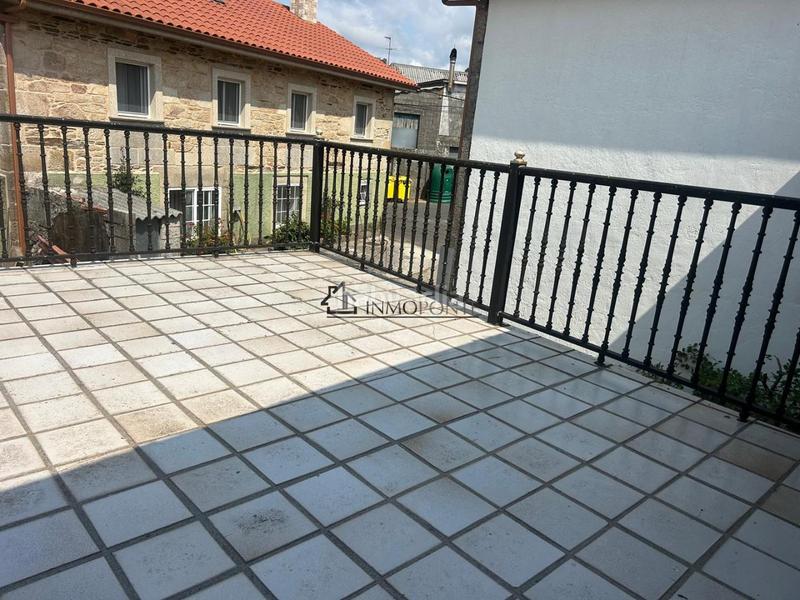 Foto 9fe1746c-99ce-462c-b70d-0c5b4db90703. Casa se vende casa en rabadeiras , con una finca de 500 m y un precioso hórreo de piedra situado justo enfrente de la vivienda, en Forcarei