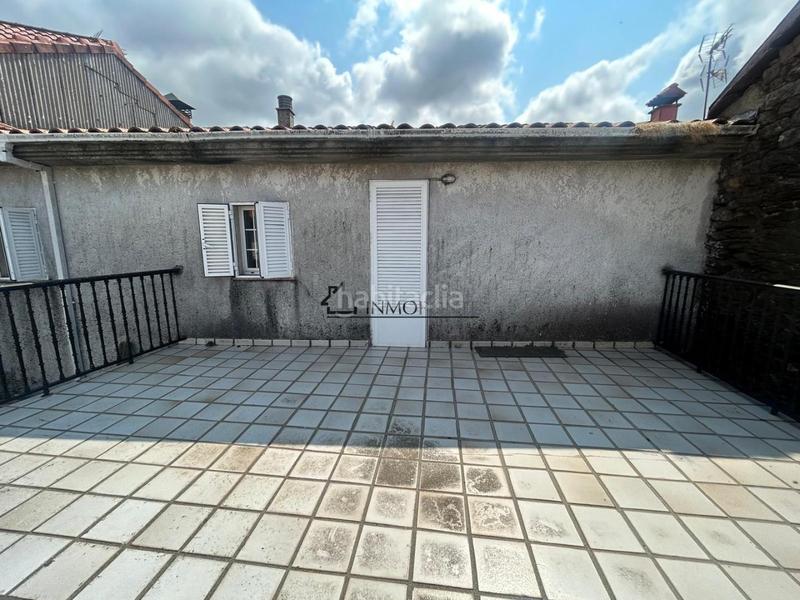Foto f8a9cc14-56ca-496a-8d32-1f348bb30f37. Casa se vende casa en rabadeiras , con una finca de 500 m y un precioso hórreo de piedra situado justo enfrente de la vivienda, en Forcarei