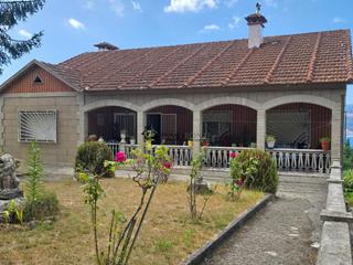 Maison à Parroquias Rurales. Se vende casa con terreno y vistas al mar en lourizán  pontevedr
