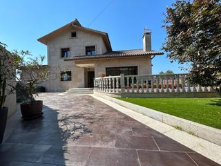 Haus in Bamio. Imagina despertar cada mañana con el murmullo del mar y a tan so