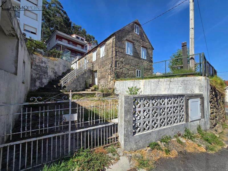 Foto ee808cd3-db1c-4ef1-8272-70ef0a7d78f8. Casa oportunidad única en raxó casa para restaurar con terreno y vistas al mar. buscas una propiedad con encanto, cerca del mar y con en Poio