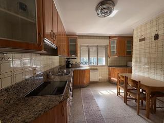 Lloguer Pis a Zona Fernández Labreda. Se alquila segunda planta de una casa próxima a pontevedra. la v